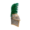 Casque chevalier en carton argenté avec bord doré et visière qui peut s'ouvrir, surmonté d'une plume verte.